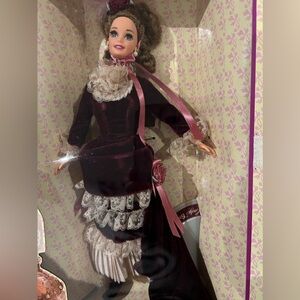Vintage Victorien lady Barbie 1994-1995 Beautiful Wine colored dress New